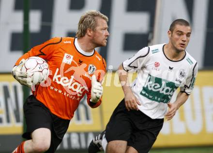 Fussball. Tipp3-Bundesliga. SK Austria Kelag Kaernten  gegen Kapfenberger SV. Andreas Schranz, (Austria Kaernten), Marco Salvatore (Kapfenberg). Klagenfurt, 9.5.2009. 
Foto: Kuess

---
pressefotos, pressefotografie, kuess, qs, qspictures, sport, bild, bilder, bilddatenbank