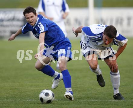 Fussball. Regionalliga. FC St. Veit gegen FC Blau-Weiß Linz. David Graefischer (St. Veit), Nikolov Svetozar Stoyanov (Linz). St. Veit, 8.5.2009. 
Foto: Kuess 

---
pressefotos, pressefotografie, kuess, qs, qspictures, sport, bild, bilder, bilddatenbank