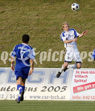 Fussball. Regionalliga. FC St. Veit gegen FC Blau-Weiß Linz. Groinig Raphael (St. Veit), Paschl Fabian (Linz). St. Veit, 8.5.2009. 
Foto: Kuess 

---
pressefotos, pressefotografie, kuess, qs, qspictures, sport, bild, bilder, bilddatenbank