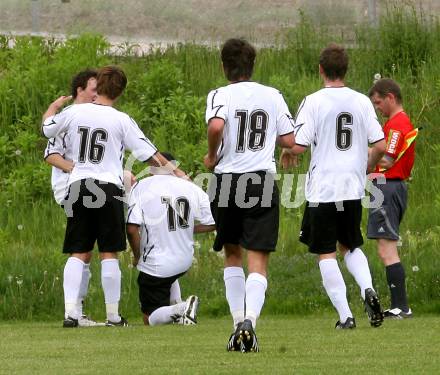 Fussball. Kaerntner Liga. SK Austria Kelag Kärnten 1b gegen VSV. Torjubel (Austria Kaernten). Poggersdorf, 9.5.2009. 
Foto: Kuess

---
pressefotos, pressefotografie, kuess, qs, qspictures, sport, bild, bilder, bilddatenbank