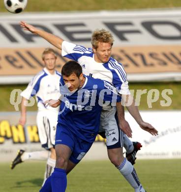 Fussball. Regionalliga. FC St. Veit gegen FC Blau-Weiß Linz. Isopp Johannes (St. Veit), Jelcic Dario (Linz). St. Veit, 8.5.2009. 
Foto: Kuess 

---
pressefotos, pressefotografie, kuess, qs, qspictures, sport, bild, bilder, bilddatenbank