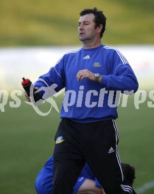 Fussball. Regionalliga. FC St. Veit gegen FC Blau-Weiß Linz. Tormanntrainer Udo Mallegg (St. Veit). St. Veit, 8.5.2009. 
Foto: Kuess 

---
pressefotos, pressefotografie, kuess, qs, qspictures, sport, bild, bilder, bilddatenbank