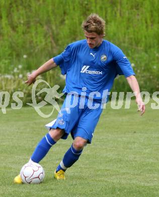 Fussball. Kaerntner Liga. SK Austria Kelag Kärnten 1b gegen VSV. Linder Michael (VSV). Poggersdorf, 9.5.2009. 
Foto: Kuess

---
pressefotos, pressefotografie, kuess, qs, qspictures, sport, bild, bilder, bilddatenbank