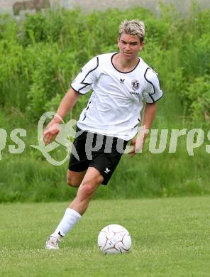 Fussball. Kaerntner Liga. SK Austria Kelag Kärnten 1b gegen VSV. Pucker Peter (Austria Kaernten). Poggersdorf, 9.5.2009. 
Foto: Kuess

---
pressefotos, pressefotografie, kuess, qs, qspictures, sport, bild, bilder, bilddatenbank