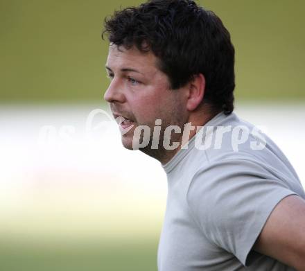 Fussball. Regionalliga. FC St. Veit gegen FC Blau-Weiß Linz. Trainer Martin Kaiser (St. Veit). St. Veit, 8.5.2009. 
Foto: Kuess 

---
pressefotos, pressefotografie, kuess, qs, qspictures, sport, bild, bilder, bilddatenbank