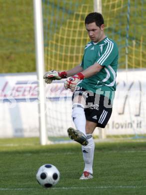 Fussball. Regionalliga. FC St. Veit gegen FC Blau-Weiß Linz. Manuel Pirmann (St. Veit). St. Veit, 8.5.2009. 
Foto: Kuess 

---
pressefotos, pressefotografie, kuess, qs, qspictures, sport, bild, bilder, bilddatenbank