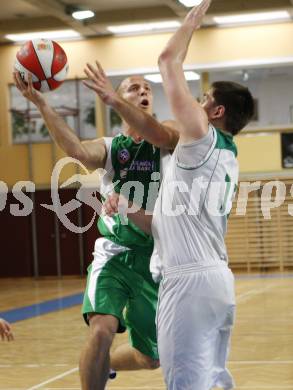 Basketball Kaerntner Liga. Finale. Woerthersee Piraten gegen KOS. Bernhard Weber (Piraten), Davor Sattler (KOS). Klagenfurt, am 10.5.2009.
Foto: Kuess
---
pressefotos, pressefotografie, kuess, qs, qspictures, sport, bild, bilder, bilddatenbank