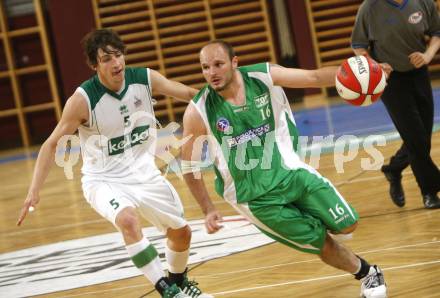 Basketball Kaerntner Liga. Finale. Woerthersee Piraten gegen KOS. Sebastian Schaal (Piraten), Orion Kodemo (KOS). Klagenfurt, am 10.5.2009.
Foto: Kuess
---
pressefotos, pressefotografie, kuess, qs, qspictures, sport, bild, bilder, bilddatenbank