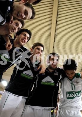 Basketball Kaerntner Liga. Finale. Woerthersee Piraten gegen KOS.  Jubel (Piraten). Klagenfurt, 10.5.2009.
Foto: Kuess

---
pressefotos, pressefotografie, kuess, qs, qspictures, sport, bild, bilder, bilddatenbank