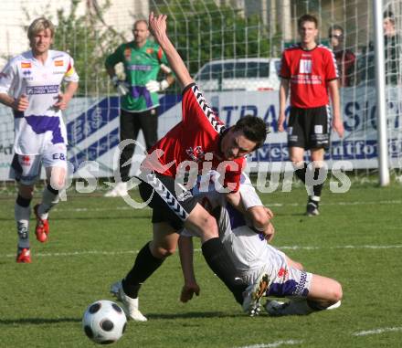 Fussball Regionalliga. SAK gegen SV Feldkirchen. Grega Triplat (SAK), Marco Mueller (Feldkirchen). Klagenfurt, am 16.5.2009.
Foto: Kuess
---
pressefotos, pressefotografie, kuess, qs, qspictures, sport, bild, bilder, bilddatenbank