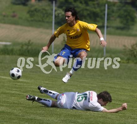 Fussball. Kaerntner Liga. SV ASKÖ Sittersdorf gegen SC St. Stefan/Lav., Kitz Bernhard (Sittersdorf), Sablatnig Christian  (St. Stefan). Sittersdorf, 21.5.2009. 
Foto: Kuess

---
pressefotos, pressefotografie, kuess, qs, qspictures, sport, bild, bilder, bilddatenbank