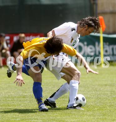 Fussball. Kaerntner Liga. SV ASKÖ Sittersdorf gegen SC St. Stefan/Lav., Veliu Murat (Sittersdorf), Scheucher Guenther (St. Stefan). Sittersdorf, 21.5.2009. 
Foto: Kuess

---
pressefotos, pressefotografie, kuess, qs, qspictures, sport, bild, bilder, bilddatenbank