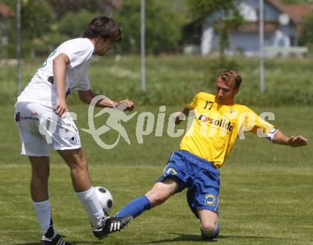 Fussball. Kaerntner Liga. SV ASKÖ Sittersdorf gegen SC St. Stefan/Lav., Ibrahimovic Adnan (Sittersdorf), Noessler Christoph (St. Stefan). Sittersdorf, 21.5.2009. 
Foto: Kuess

---
pressefotos, pressefotografie, kuess, qs, qspictures, sport, bild, bilder, bilddatenbank