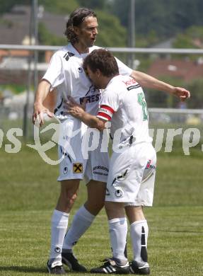 Fussball. Kaerntner Liga. SV ASKÖ Sittersdorf gegen SC St. Stefan/Lav., Torjubel Guenther Dietmar Scheucher, Christian Sablatnig ( St. Stefan/Lav.). Sittersdorf, 21.5.2009. 
Foto: Kuess

---
pressefotos, pressefotografie, kuess, qs, qspictures, sport, bild, bilder, bilddatenbank