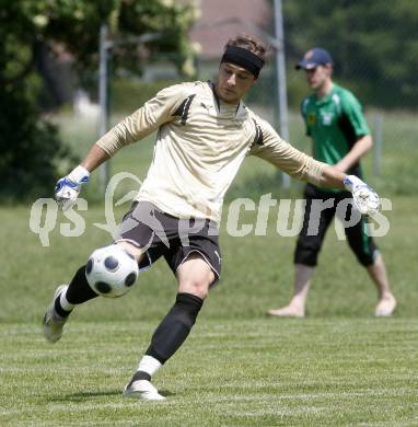 Fussball. Kaerntner Liga. SV ASKÖ Sittersdorf gegen SC St. Stefan/Lav., Harald Wogrin (Sittersdorf). Sittersdorf, 21.5.2009. 
Foto: Kuess

---
pressefotos, pressefotografie, kuess, qs, qspictures, sport, bild, bilder, bilddatenbank