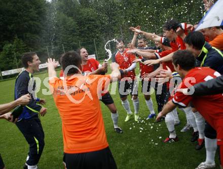 Fussball Unterliga Ost. Zell Pfare gegen Welzenegg. Meisterjubel Welzenegg. Zell, am 30.5.2009.
Foto: Kuess
---
pressefotos, pressefotografie, kuess, qs, qspictures, sport, bild, bilder, bilddatenbank