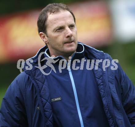 Fussball Unterliga Ost. DSG Sele Zell gegen FC Welzenegg. Trainer Stuck (Welzenegg). Zell, am 30.5.2009.
Foto: Kuess
---
pressefotos, pressefotografie, kuess, qs, qspictures, sport, bild, bilder, bilddatenbank