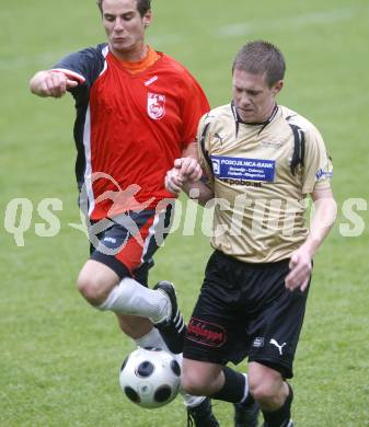 Fussball Unterliga Ost. DSG Sele Zell gegen FC Welzenegg. Martin Kelih (Zell). Stefan Gaber (Welzenegg). Zell, am 30.5.2009.
Foto: Kuess
---
pressefotos, pressefotografie, kuess, qs, qspictures, sport, bild, bilder, bilddatenbank