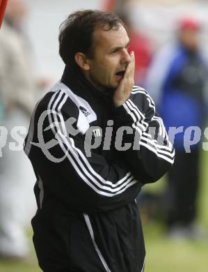 Fussball Kaerntner Liga. SV ASKOE Sittersdorf gegen FC WR Nussdorf/Debant. Trainer Martin Lovric (Nussdorf). Sittersdorf, am 30.5.2009.
Foto: Kuess
---
pressefotos, pressefotografie, kuess, qs, qspictures, sport, bild, bilder, bilddatenbank