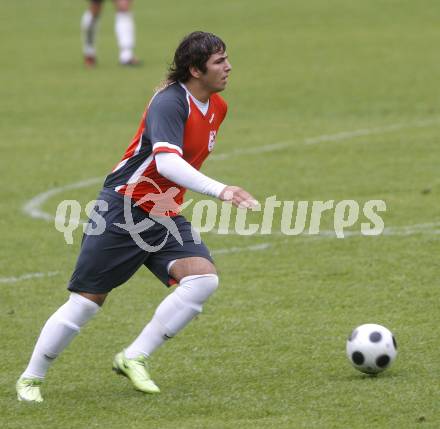 Fussball Unterliga Ost. DSG Sele Zell gegen FC Welzenegg. Nikola Andrijevic (Welzenegg). Zell, am 30.5.2009.
Foto: Kuess
---
pressefotos, pressefotografie, kuess, qs, qspictures, sport, bild, bilder, bilddatenbank