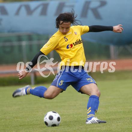 Fussball Kaerntner Liga. SV ASKOE Sittersdorf gegen FC WR Nussdorf/Debant. Murat Veliu (Sittersdorf). Sittersdorf, am 30.5.2009.
Foto: Kuess
---
pressefotos, pressefotografie, kuess, qs, qspictures, sport, bild, bilder, bilddatenbank