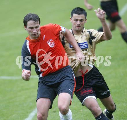 Fussball Unterliga Ost. DSG Sele Zell gegen FC Welzenegg. Daniel Cumurdzic (Zell). Gernot Werner Lamprecht (Welzenegg). Zell, am 30.5.2009.
Foto: Kuess
---
pressefotos, pressefotografie, kuess, qs, qspictures, sport, bild, bilder, bilddatenbank