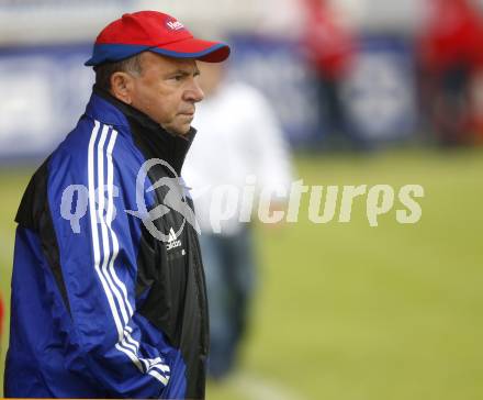 Fussball Kaerntner Liga. SV ASKOE Sittersdorf gegen FC WR Nussdorf/Debant. Trainer Branko Bosnjak (Sittersdorf). Sittersdorf, am 30.5.2009.
Foto: Kuess
---
pressefotos, pressefotografie, kuess, qs, qspictures, sport, bild, bilder, bilddatenbank