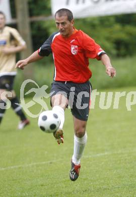 Fussball Unterliga Ost. DSG Sele Zell gegen FC Welzenegg. Lucian Florin Orga (Welzenegg). Zell, am 30.5.2009.
Foto: Kuess
---
pressefotos, pressefotografie, kuess, qs, qspictures, sport, bild, bilder, bilddatenbank