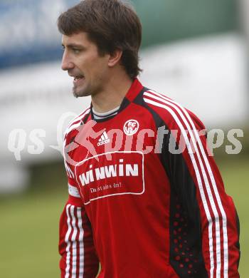 Fussball Kaerntner Liga. SV ASKOE Sittersdorf gegen FC WR Nussdorf/Debant. Daniel Huber (Nussdorf). Sittersdorf, am 30.5.2009.
Foto: Kuess
---
pressefotos, pressefotografie, kuess, qs, qspictures, sport, bild, bilder, bilddatenbank