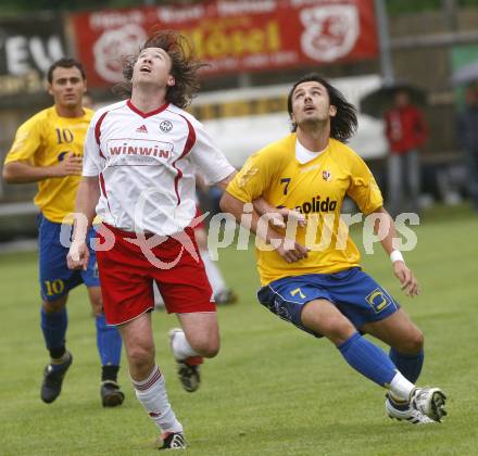 Fussball Kaerntner Liga. SV ASKOE Sittersdorf gegen FC WR Nussdorf/Debant. Bernhard Ruediger Kitz (Sittersdorf), Ibel Alempic (Nussdorf). Sittersdorf, am 30.5.2009.
Foto: Kuess
---
pressefotos, pressefotografie, kuess, qs, qspictures, sport, bild, bilder, bilddatenbank