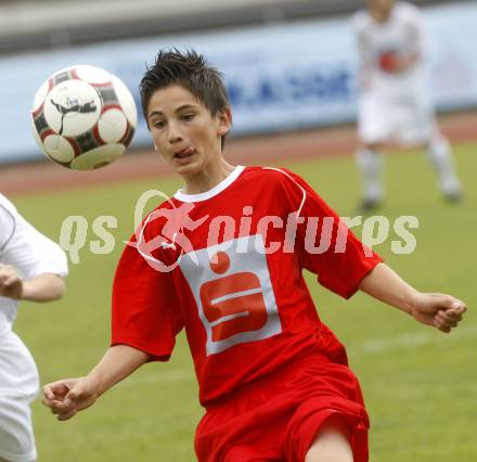 Fussball. Schuelerliga Finale. Spiel um Platz 1.  BG Lerchenfeld gegen SHS Spittal/Drau. Wolfsberg, am 4.6.2009.
Foto: Kuess
---
pressefotos, pressefotografie, kuess, qs, qspictures, sport, bild, bilder, bilddatenbank