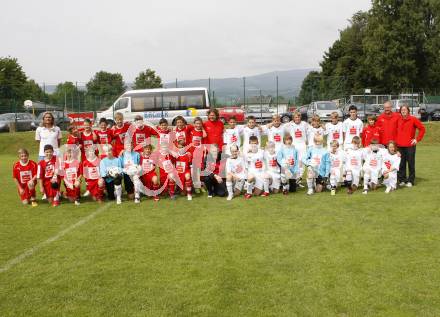 Fussball. Schuelerliga Finale. Spiel um Platz 1. Mannschaftsfoto BG Lerchenfeld, SHS Spittal/Drau. Wolfsberg, am 4.6.2009.
Foto: Kuess
---
pressefotos, pressefotografie, kuess, qs, qspictures, sport, bild, bilder, bilddatenbank