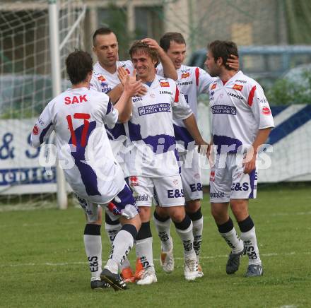 Fussball Regionalliga. SAK gegen FC St. Veit. Torjubel (SAK). Klagenfurt, am 6.6.2009.
Foto: Kuess
---
pressefotos, pressefotografie, kuess, qs, qspictures, sport, bild, bilder, bilddatenbank