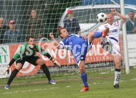 Fussball Regionalliga. SAK gegen FC St. Veit. Marcel Reichmann, Simon Sadjak (SAK), Martin Wakonig (St. Veit). Klagenfurt, am 6.6.2009.
Foto: Kuess
---
pressefotos, pressefotografie, kuess, qs, qspictures, sport, bild, bilder, bilddatenbank