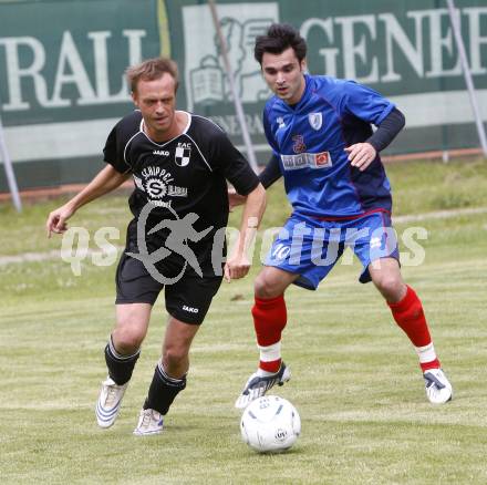 Fussball 1. KLasse D. Mannschaftsfoto Eberndorfer AC. Aljosa Koljundzic (St. Margarethen), Samo Vidovic (Eberndorf). St. Margarethen/Ros., am 6.6.2009.
Foto: Kuess
---
pressefotos, pressefotografie, kuess, qs, qspictures, sport, bild, bilder, bilddatenbank