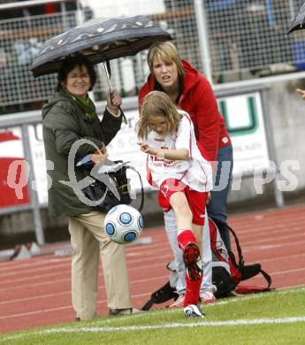 Fussball. Girlies Cup Finale. Feldkirchen, 6.6.2009. Foto: Kuess
---
pressefotos, pressefotografie, kuess, qs, qspictures, sport, bild, bilder, bilddatenbank