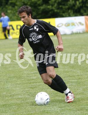 Fussball 1. KLasse D. Mannschaftsfoto Eberndorfer AC. Stefan Golautschnig (Eberndorf). St. Margarethen/Ros., am 6.6.2009.
Foto: Kuess
---
pressefotos, pressefotografie, kuess, qs, qspictures, sport, bild, bilder, bilddatenbank