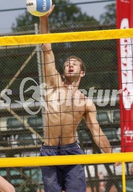 Beachvolleyball. Oesterreichische Akademische Meisterschaften. Johann Hansi Huber. Klagenfurt, am 11.6.2009.
Foto: Kuess
---
pressefotos, pressefotografie, kuess, qs, qspictures, sport, bild, bilder, bilddatenbank