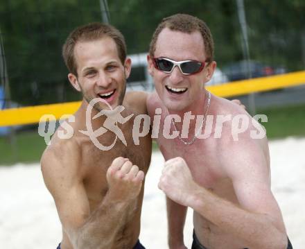 Beachvolleyball. Oesterreichische Akademische Meisterschaften. Die Sieger  Johann Hansi Huber, Martin Rohrer,. Klagenfurt, am 11.6.2009.
Foto: Kuess
---
pressefotos, pressefotografie, kuess, qs, qspictures, sport, bild, bilder, bilddatenbank