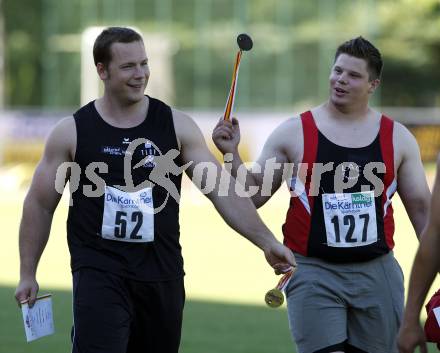 Leichtathletik. Kaerntner Meisterschaft. Kugelstossen. Martin Gratzer, Christian Pirmann. Wolfsberg, am 13.6.2009.
Foto: Kuess
---
pressefotos, pressefotografie, kuess, qs, qspictures, sport, bild, bilder, bilddatenbank