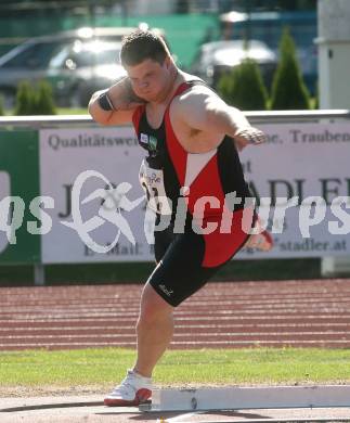 Leichtathletik. Kaerntner Meisterschaft. Kugelstossen. Christian Pirmann. Wolfsberg, am 13.6.2009.
Foto: Kuess
---
pressefotos, pressefotografie, kuess, qs, qspictures, sport, bild, bilder, bilddatenbank