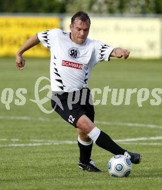 Fussball Unterliga Ost. ASKOE St. Michael/Bleiburg gegen SK Kuehnsdorf. Helmut Martin Knabl (Kuehnsdorf). St. Michael, am 12.6.2009.
Foto: Kuess
---
pressefotos, pressefotografie, kuess, qs, qspictures, sport, bild, bilder, bilddatenbank