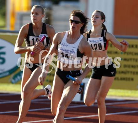 Leichtathletik. Kaerntner Meisterschaft. 100 Meter Staffel. Stefanie Waldkircher, Betina Germann. Wolfsberg, am 13.6.2009.
Foto: Kuess
---
pressefotos, pressefotografie, kuess, qs, qspictures, sport, bild, bilder, bilddatenbank