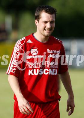 Fussball Unterliga Ost. St. Michael/Bleiburg gegen Kuehnsdorf. Michael Hubert Zidej (St. Michael). St. Michael/Bleiburg, am 12.6.2009.
Foto: Kuess
---
pressefotos, pressefotografie, kuess, qs, qspictures, sport, bild, bilder, bilddatenbank