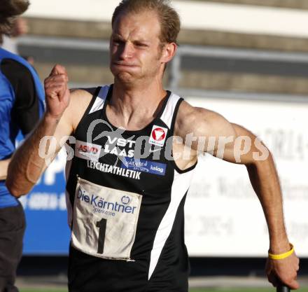 Leichtathletik. Kaerntner Meisterschaft. Andreas Rapatz. Wolfsberg, am 13.6.2009.
Foto: Kuess
---
pressefotos, pressefotografie, kuess, qs, qspictures, sport, bild, bilder, bilddatenbank