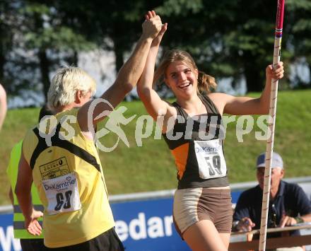 Katja Salzer. Stabhochsprung. Jubel ueber neuen oesterreichischen Jugendrekord.
---
pressefotos, pressefotografie, kuess, qs, qspictures, sport, bild, bilder, bilddatenbank