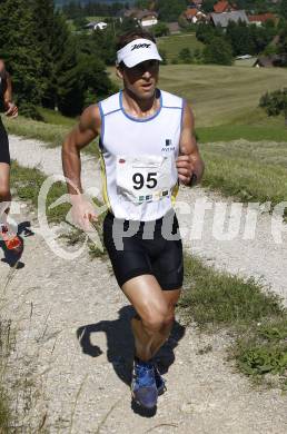 Leichtathletik. Kaerntner Berglaufcup. Andreas di Bernardo (HSV Kaernten Triathlon). St. Margarethen im Rosental, am 14.6.2009.
Foto: Kuess
---
pressefotos, pressefotografie, kuess, qs, qspictures, sport, bild, bilder, bilddatenbank