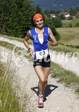 Leichtathletik. Kaerntner Berglaufcup. Helga Tomaschitz (LC Vitus St. Veit). St. Margarethen im Rosental, am 14.6.2009.
Foto: Kuess
---
pressefotos, pressefotografie, kuess, qs, qspictures, sport, bild, bilder, bilddatenbank