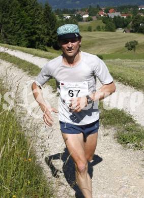 Leichtathletik. Kaerntner Berglaufcup. Maximilian Zdouc (DSG Sele Zell). St. Margarethen im Rosental, am 14.6.2009.
Foto: Kuess
---
pressefotos, pressefotografie, kuess, qs, qspictures, sport, bild, bilder, bilddatenbank