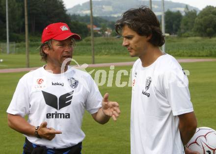 Fussball Bundesliga. Trainingsbeginn SK Austria Kaernten. Trainer Frenkie Schinkels, Jocelyn Blanchard. Moosburg, am 15.6.2009.
Foto: Kuess
---
pressefotos, pressefotografie, kuess, qs, qspictures, sport, bild, bilder, bilddatenbank